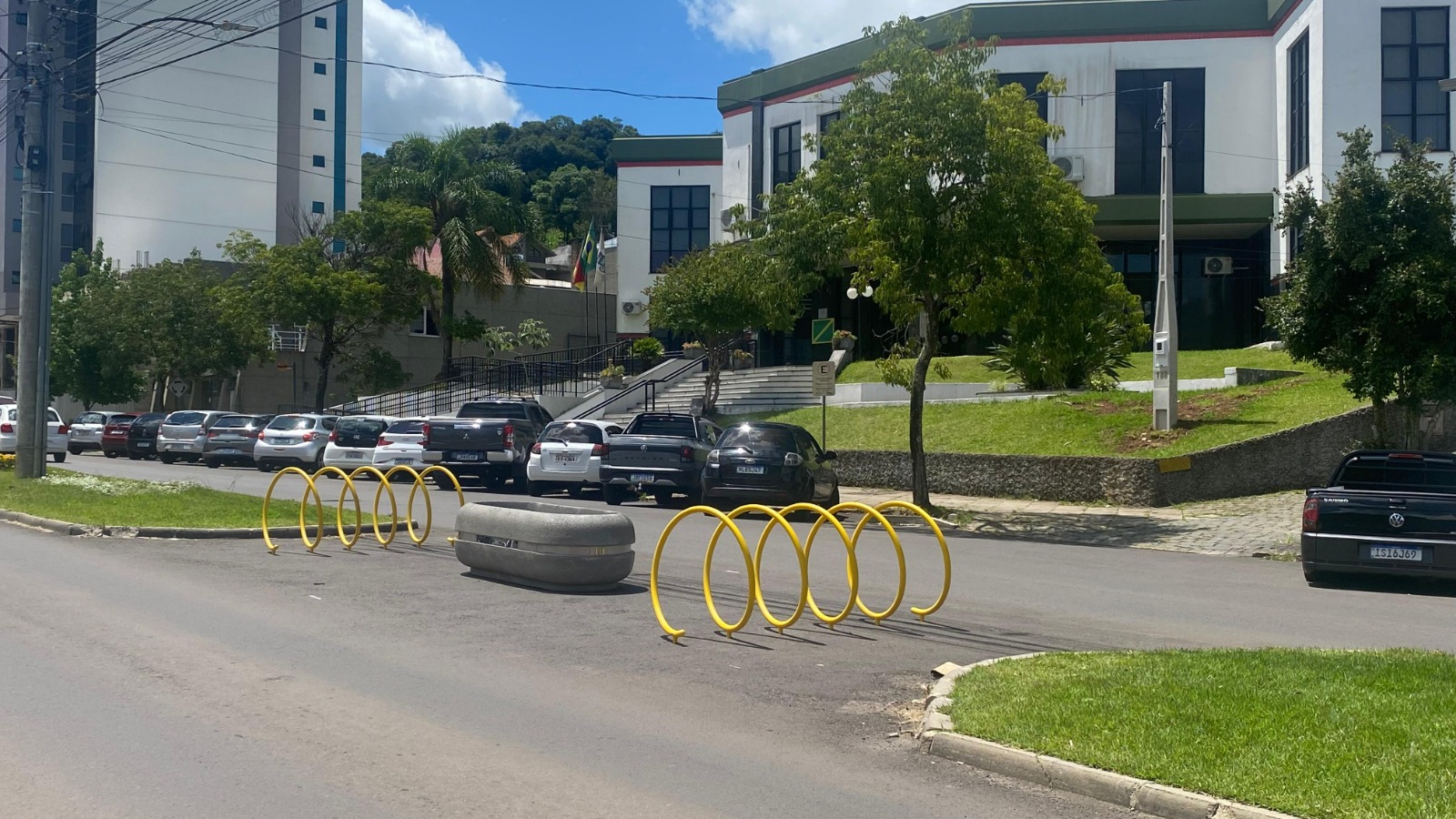 São Marcos instala novos bicicletários no centro da cidade