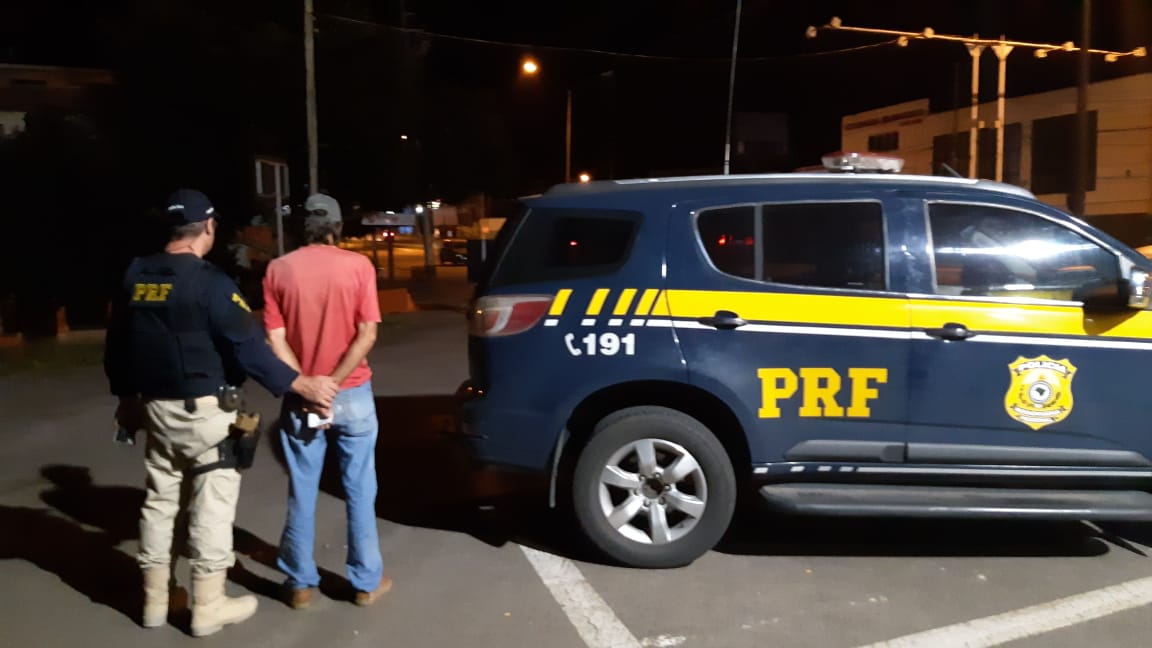 PRF prende homem alcoolizado na BR-116 em São Marcos