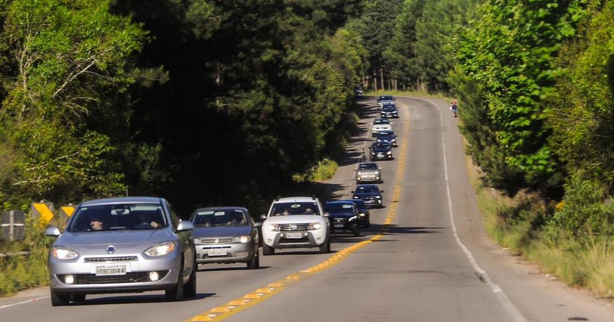 Fluxo intenso na Rota do Sol: cerca de 69 mil veículos devem circular rumo ao litoral norte no feriadão de Ano-Novo