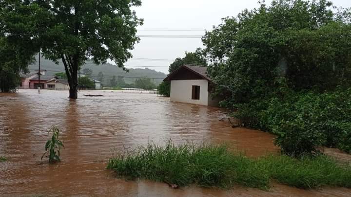 Tragédia climática no RS: 38 municípios afetados e duas vidas perdidas em Gramado