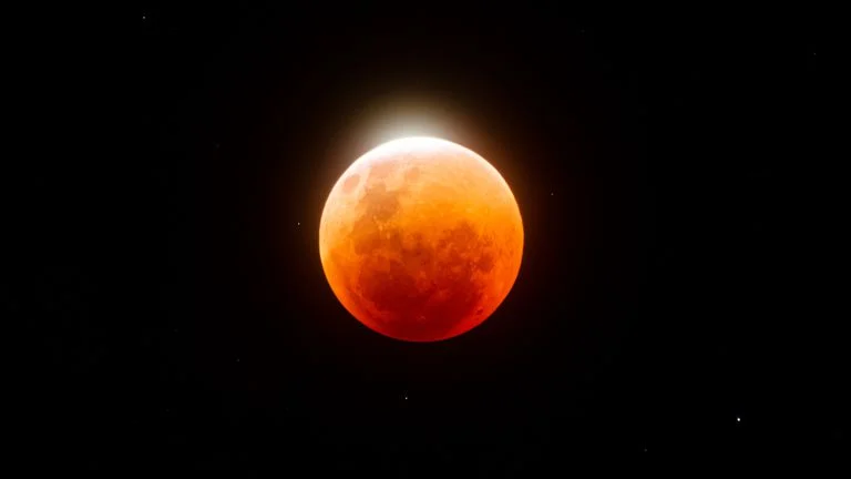 Primeiro eclipse total lunar do ano será esta semana e será visível no Brasil
