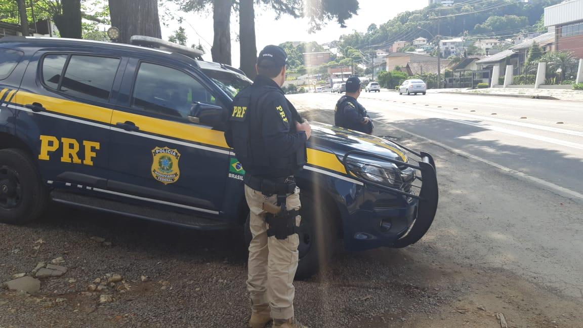 PRF divulga balanço da Operação Proclamação da República em Caxias do Sul
