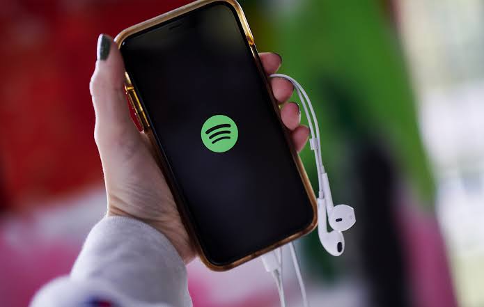 TSE firma acordo com Spotify para combater notícias falsas nas Eleições 2022