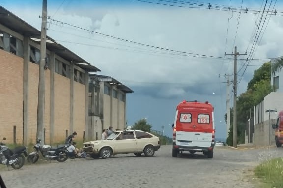 Colisão entre carro e moto deixou dois feridos nesta segunda-feira em São Marcos