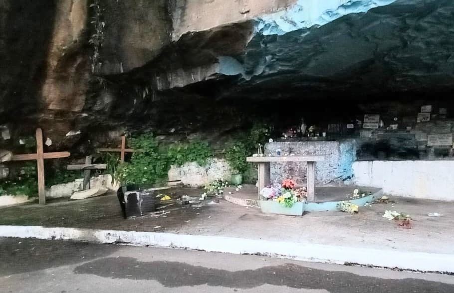 Vândalos depredaram Gruta Nossa Senhora das Graças na BR 116