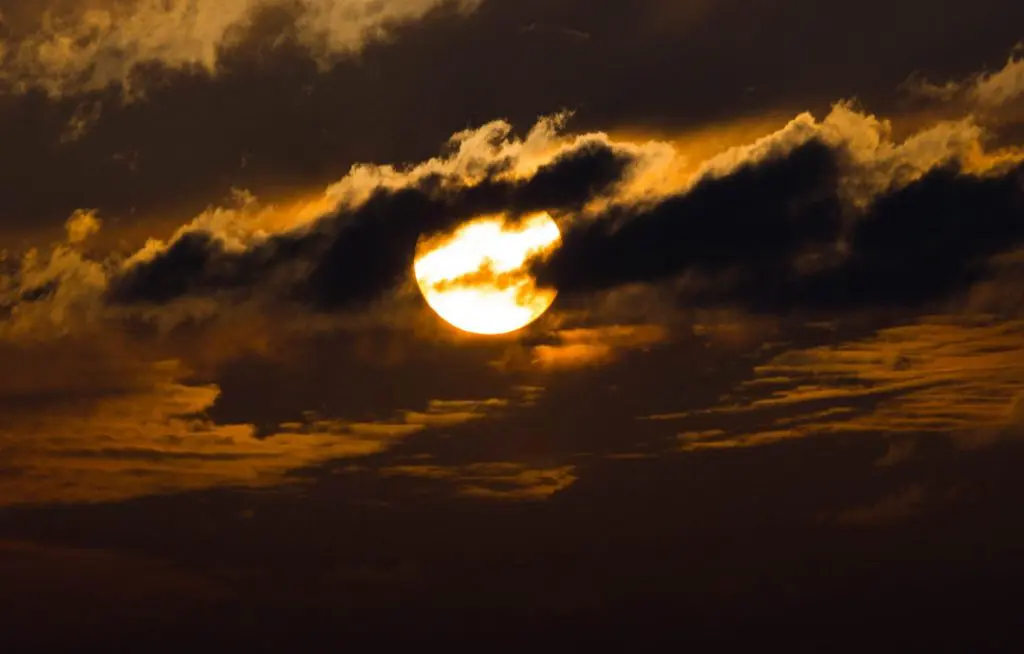 “Lua Cheia Rosa” iluminará os céus do Brasil nesta terça-feira