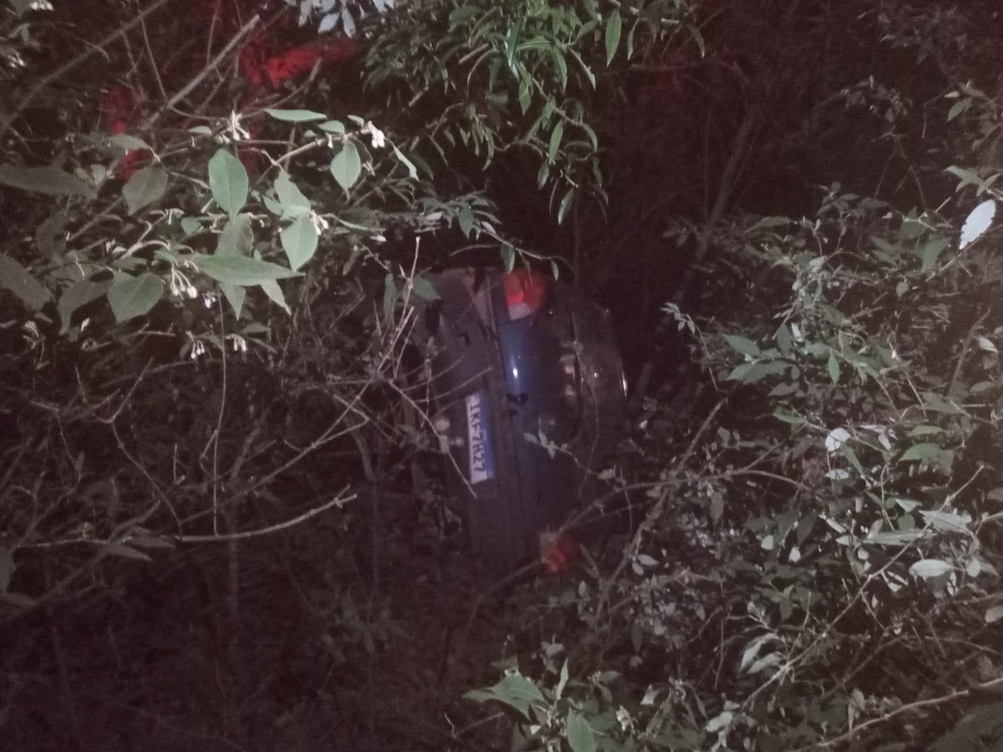 Condutor ficou ferido após saída de pista na VRS 315 nesta sexta-feira (22)