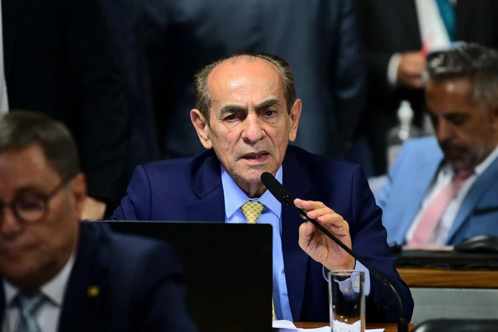 Senado avança com PEC que acaba com a reeleição e amplia mandatos para cinco anos