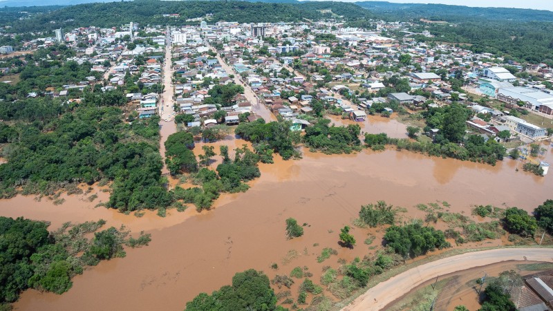 Governador visita áreas afetadas pelas chuvas nos Vales do Taquari e Caí e na Serra Gaúcha