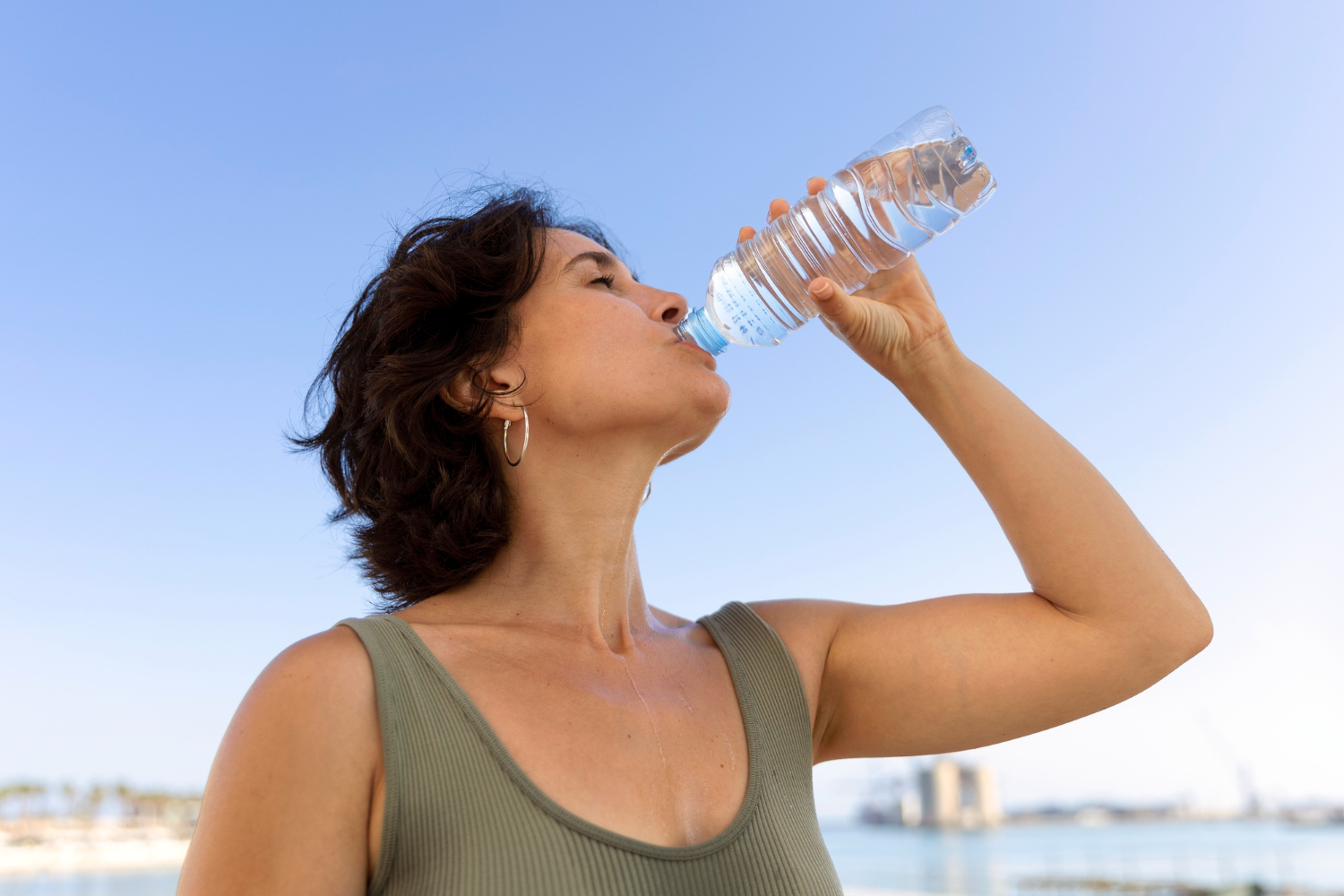 Dicas para manter a hidratação e a saúde em dia durante o verão