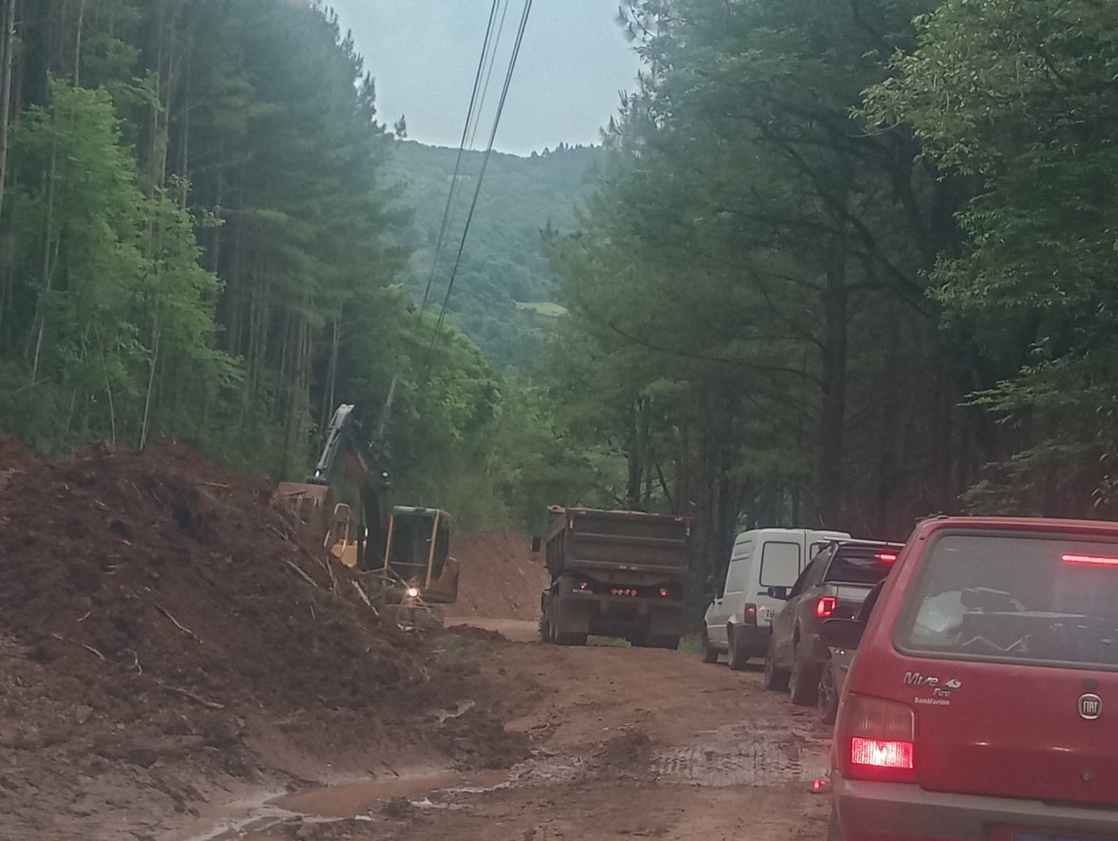 Pavimentação da Estrada 500: trecho dos Polidoros até a ponte já asfaltado e novas obras a todo vapor
