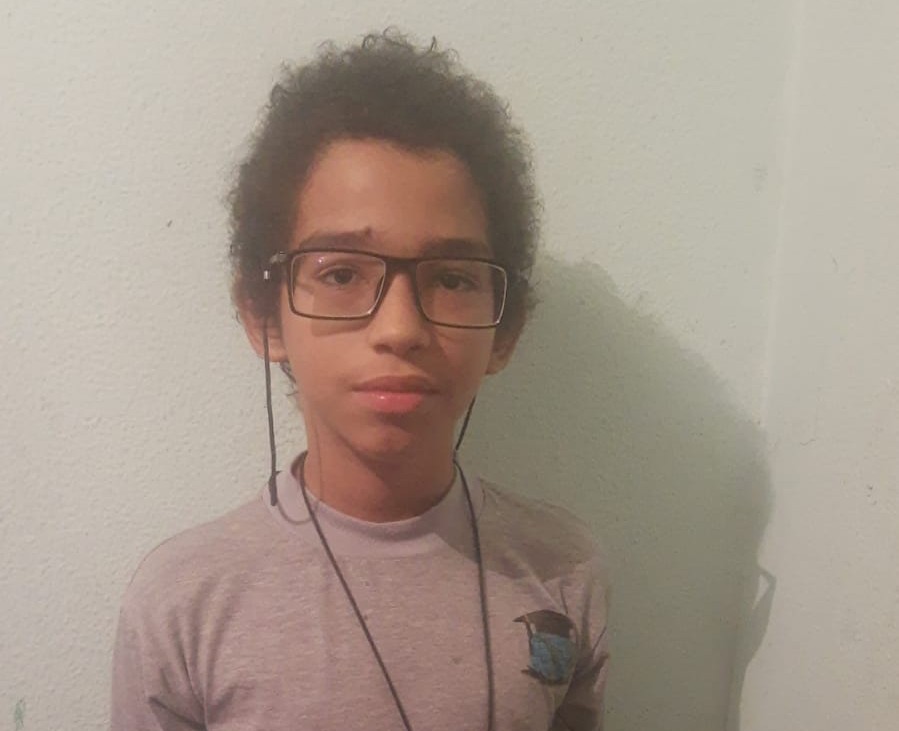 União da comunidade garantiu óculos novo para menino de 10 anos