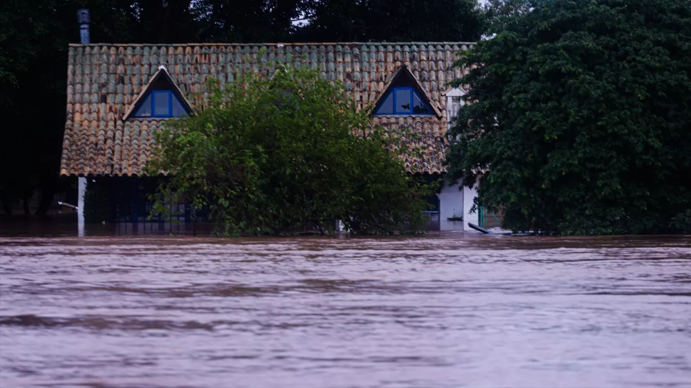 Chuvas no Rio Grande do Sul deixam 31 mortos e 74 desaparecidos