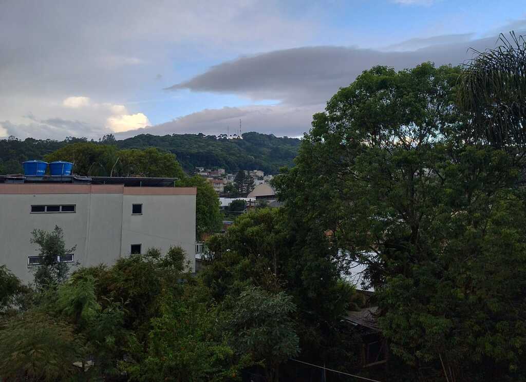 Segunda começa com muito calor, antes de virada no tempo com ciclone incomum no Estado