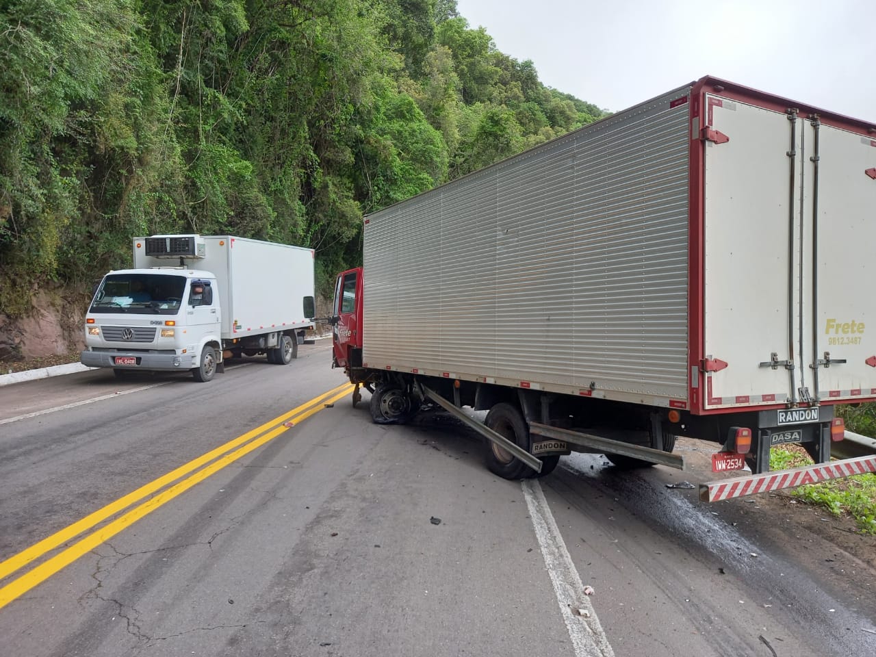 Pista está parcialmente interrompida na BR 116