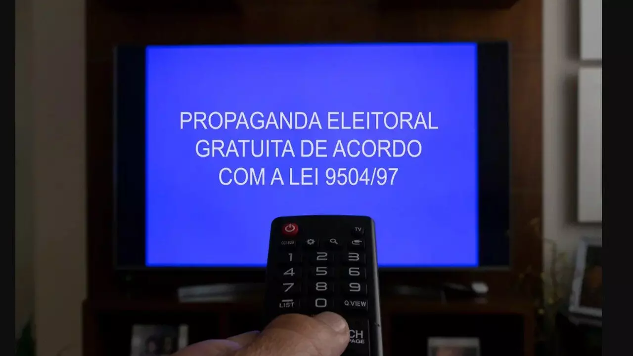 Horário eleitoral gratuito no rádio e na TV começa hoje (30)