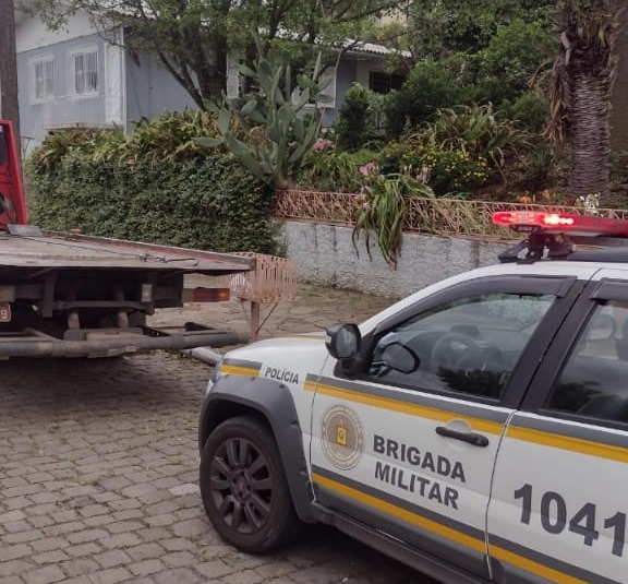 Adolescente é apreendido em flagrante na condução perigosa de motocicleta em São Marcos