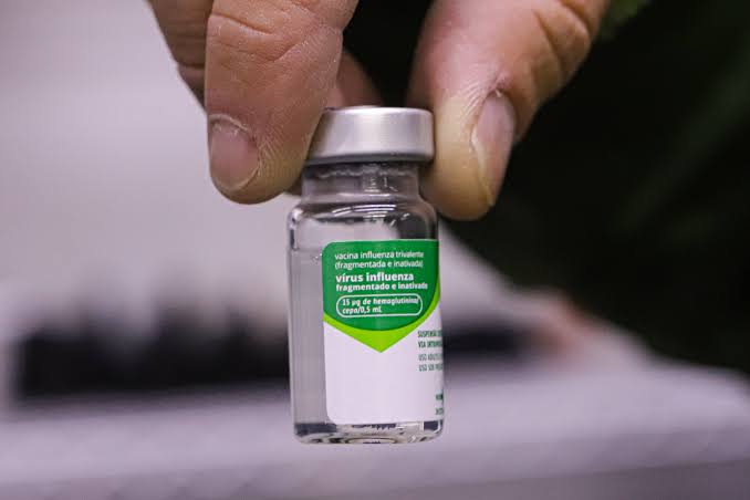Vacinação contra gripe seguirá sendo aplicada enquanto houver doses disponíveis