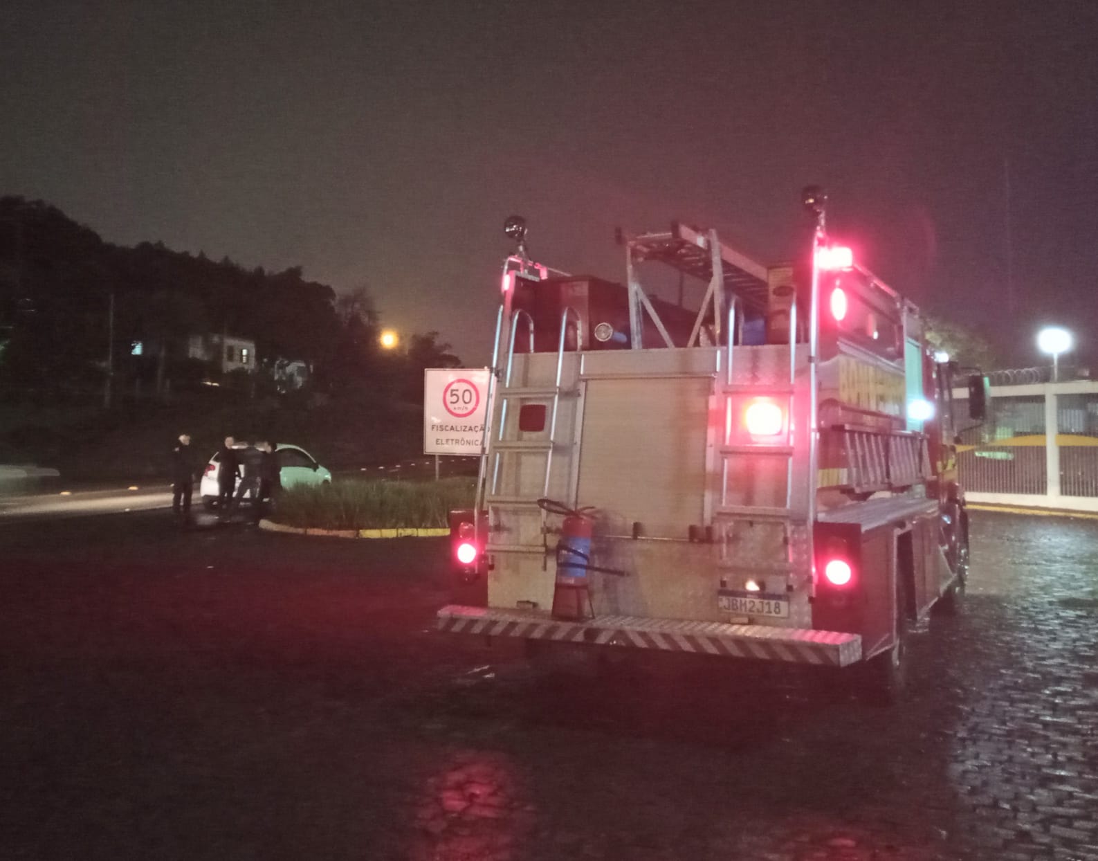 Ciclista ficou levemente ferido após colisão na BR 116