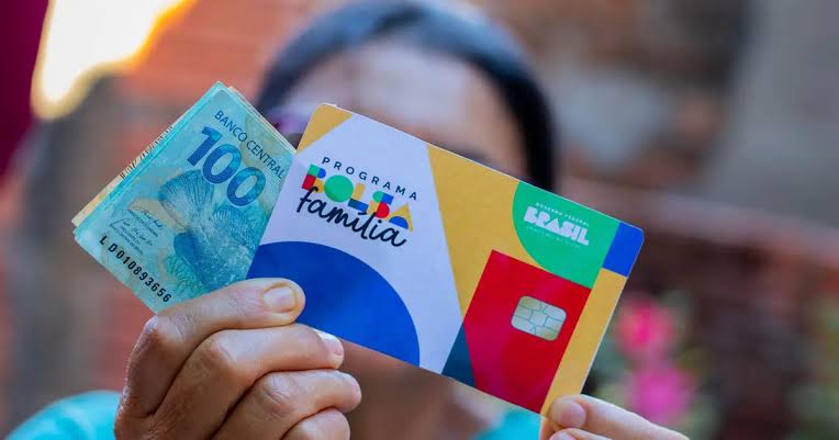 Beneficiários com NIS de final 8 recebem novo Bolsa Família