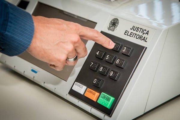 Eleitores podem solicitar voto em trânsito a partir desta segunda