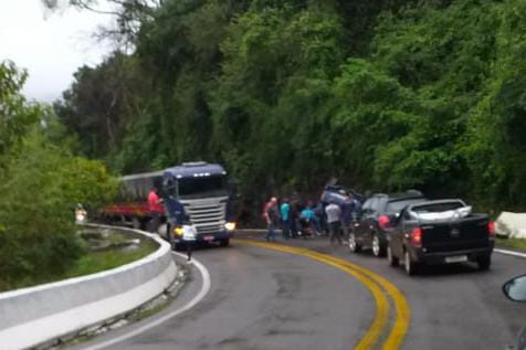 Três pessoas ficaram levemente feridas após acidente em Campestre