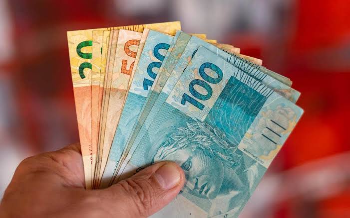 Receita paga terceiro lote de restituição do Imposto de Renda