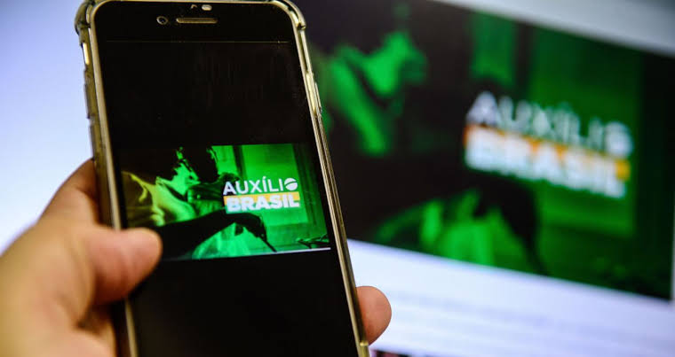 Sancionada MP que torna Auxílio Brasil de R$ 400 permanente