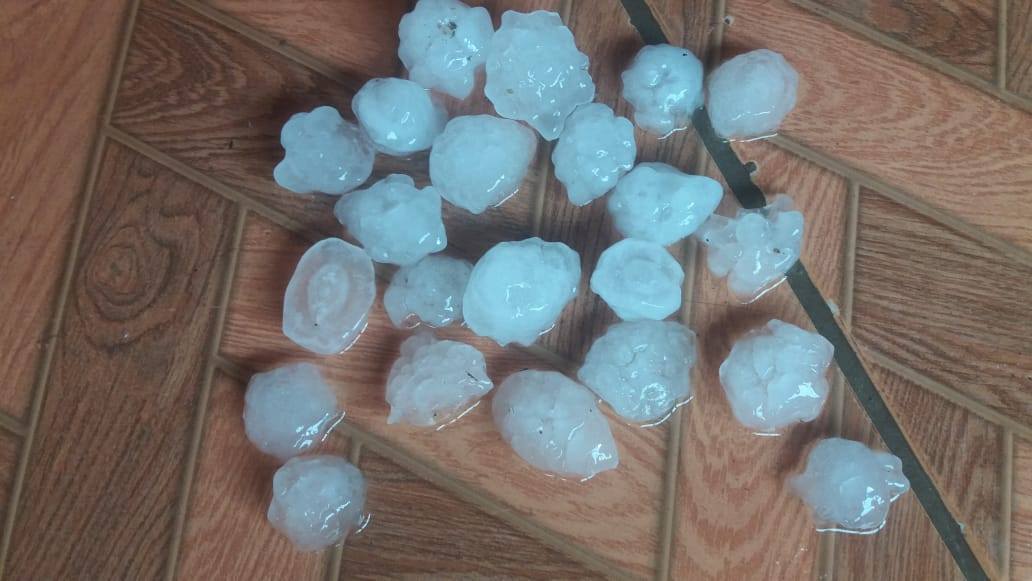 Chuva de granizo atingiu cidades da região esta tarde