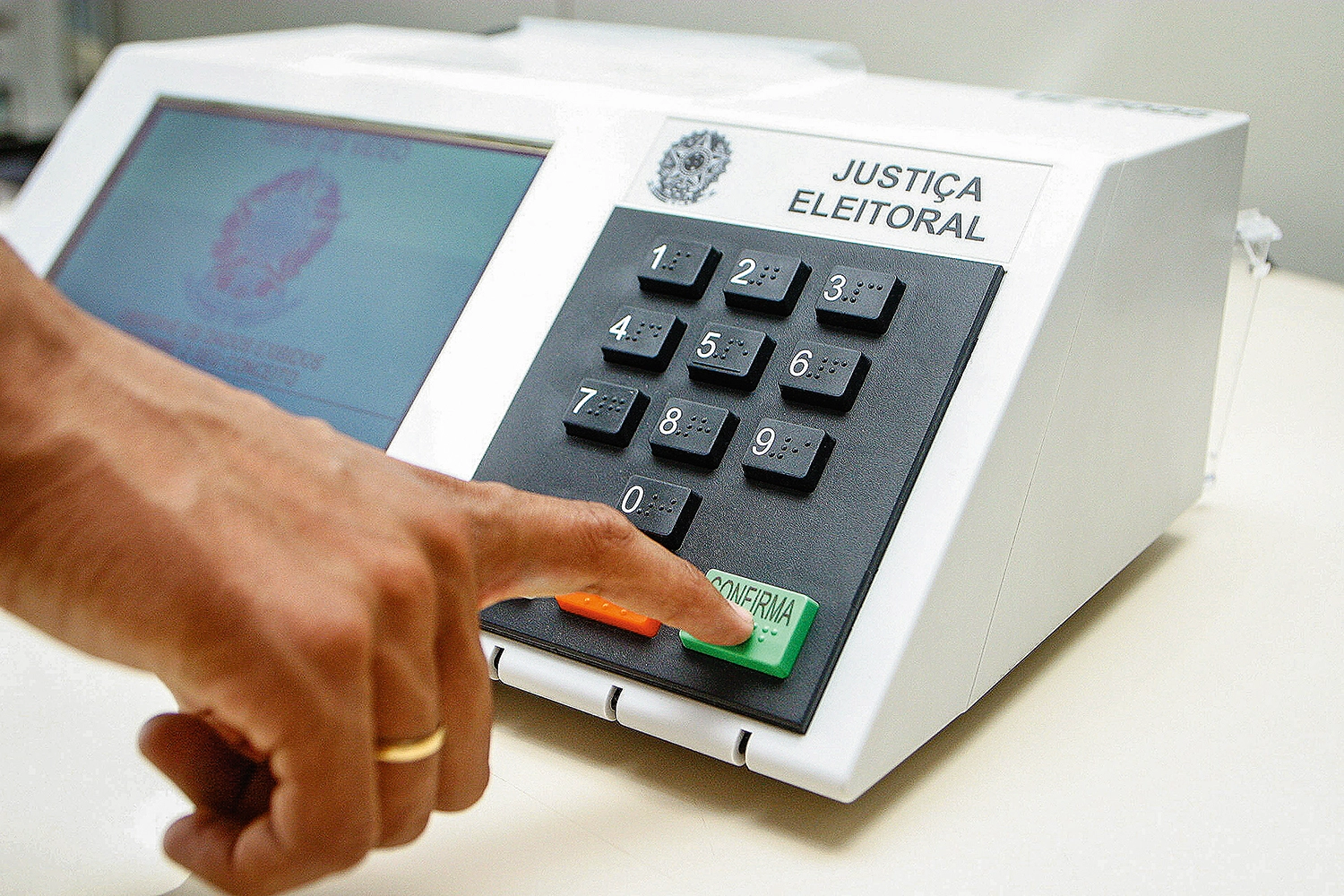 Eleições municipais não terão voto em trânsito