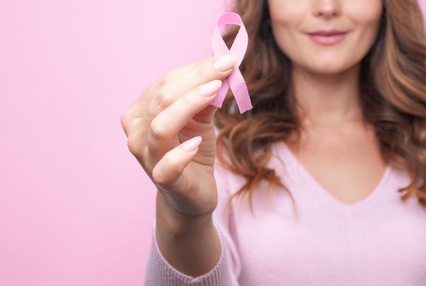 Outubro Rosa: Câncer de mama é o segundo que mais acomete as mulheres no país 