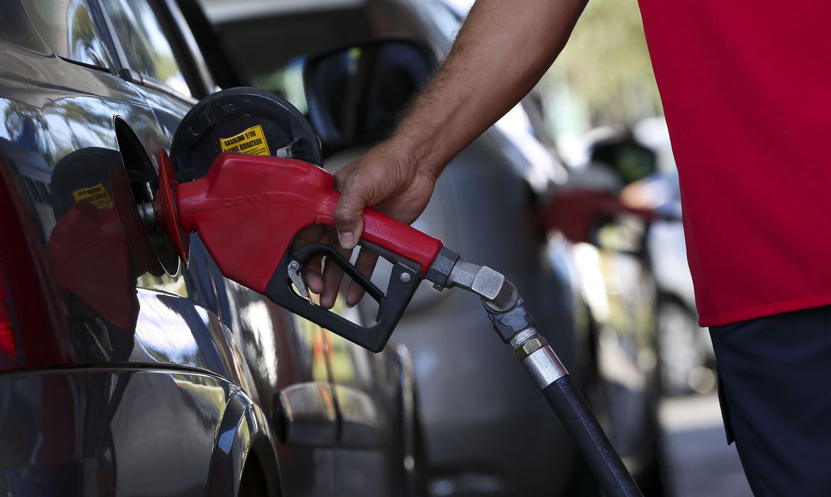Preços de gasolina, diesel e gás de cozinha devem subir a partir desta quinta-feira