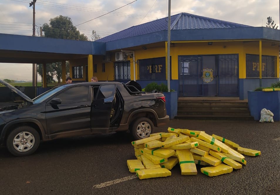 PRF de Vacaria prende traficante com mais de meia tonelada de maconha