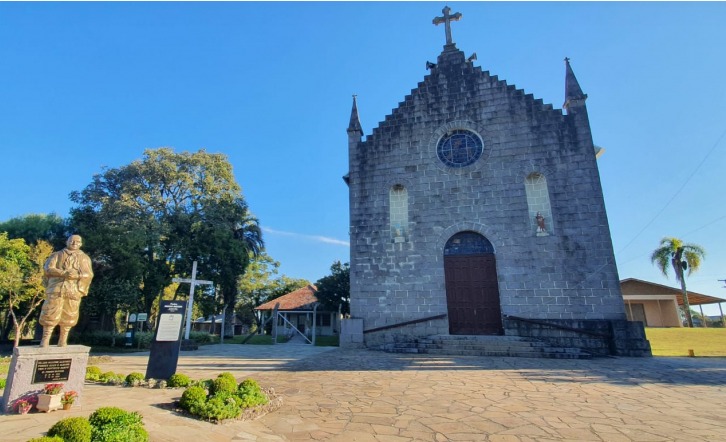 Tradição e gastronomia marcam o início da Festa do Divino Espírito Santo em Criúva neste sábado (17)