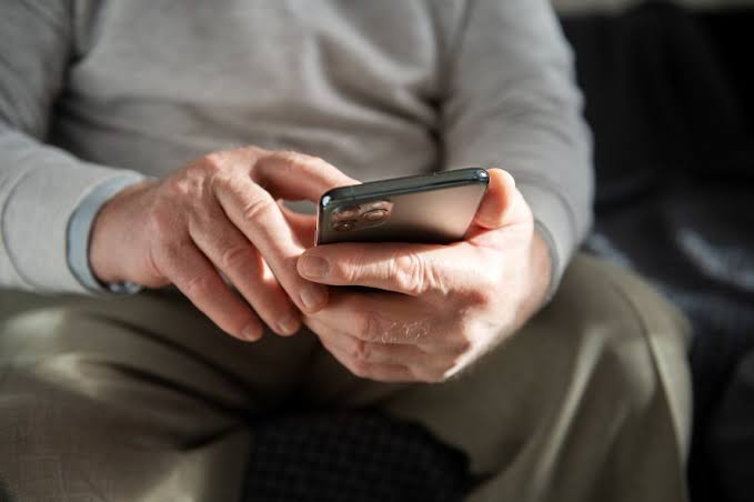 Aplicativo do governo vai agilizar bloqueio de celular roubado
