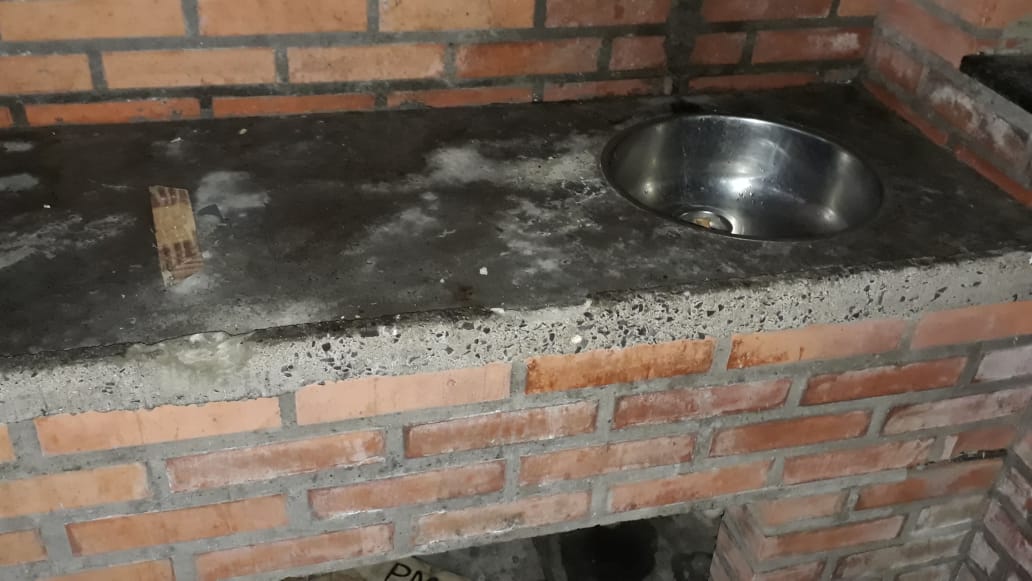 Vândalos destruíram vidraças e causaram danos no Parque Municipal Albino Ruaro