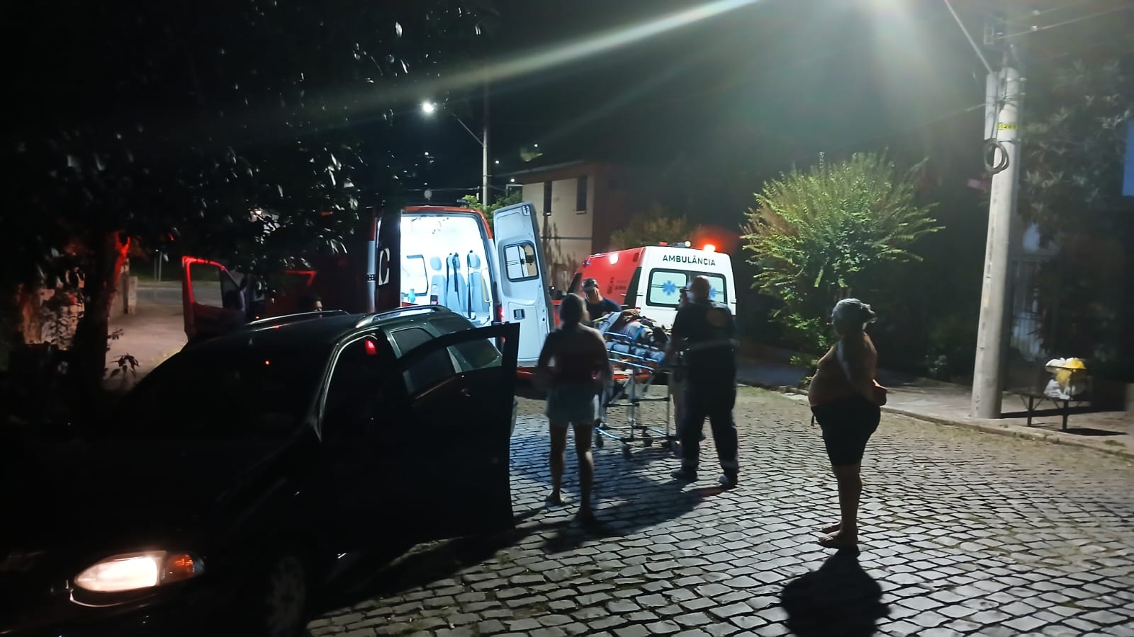 Colisão em árvore deixa dois feridos em São Marcos