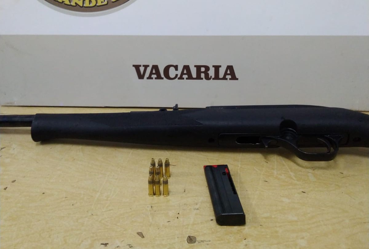 Após ameaçar a mulher, homem é preso com rifle furtado em Campestre da Serra