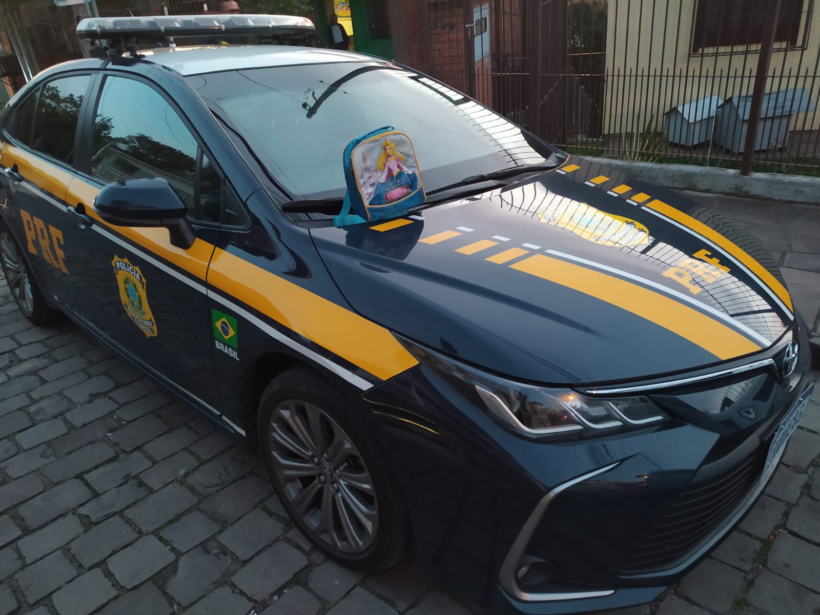 PRF resgata criança na BR 116 em Caxias do Sul
