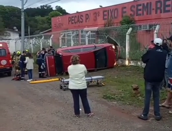 Mulher fica levemente ferida após acidente na BR 116 em São Marcos