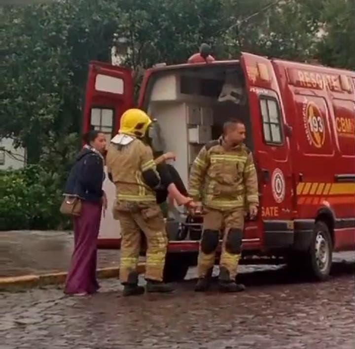 Menina sofreu queimaduras de segundo grau após incêndio em residência nesta sexta-feira em São Marcos