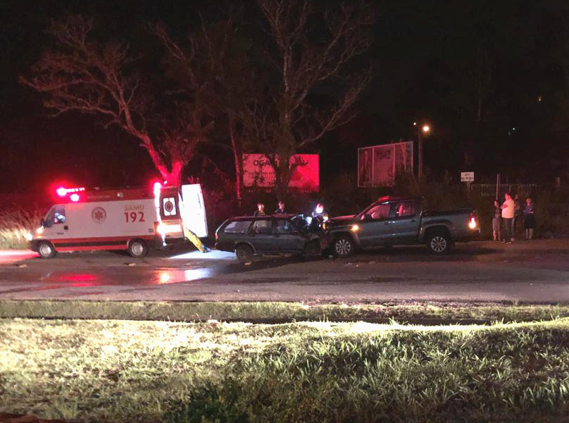 Vítima de acidente desta noite aguarda leito em hospital de Caxias