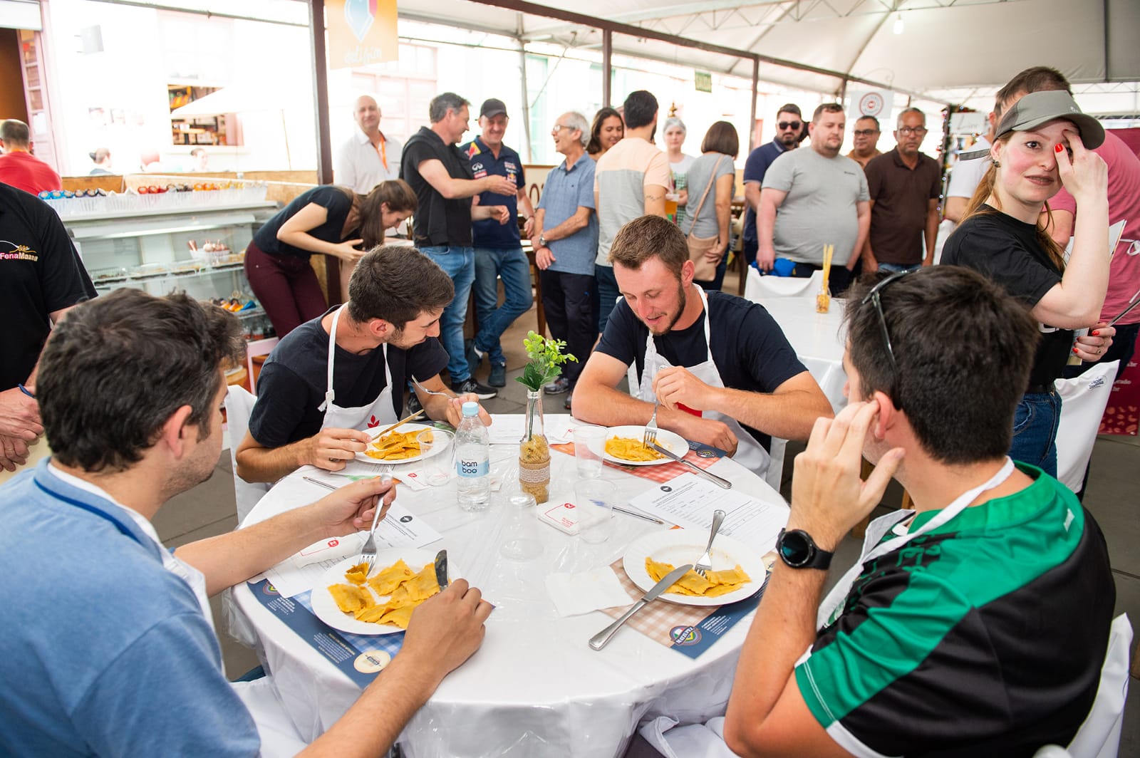 Concurso de Maior Comedor de Tortéi e Jogos da Colônia agitam final de semana da FenaMassa