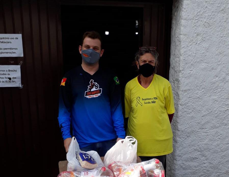 Trail Clube Parceiros da Lama entrega alimentos arrecadados à entidade assistencial