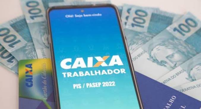 Caixa libera abono salarial para trabalhadores nascidos em julho